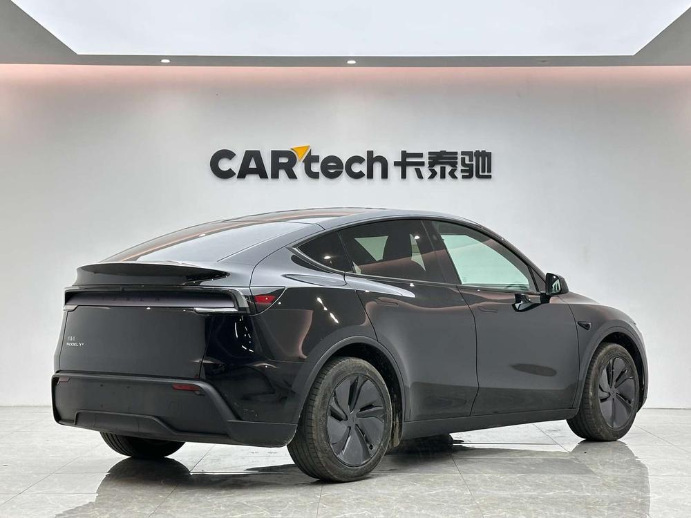 Tesla Model Y 2026 #7 Tesla Model Y 2026 изображение автомобиля #7