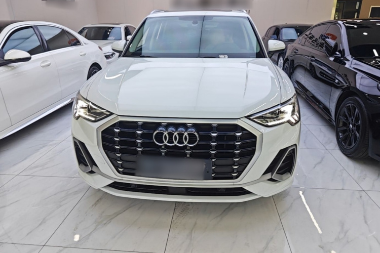 Audi Q3 2023 #3 Audi Q3 2023 car image #3