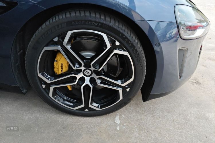 MI SU7 2024 immagine di auto #9