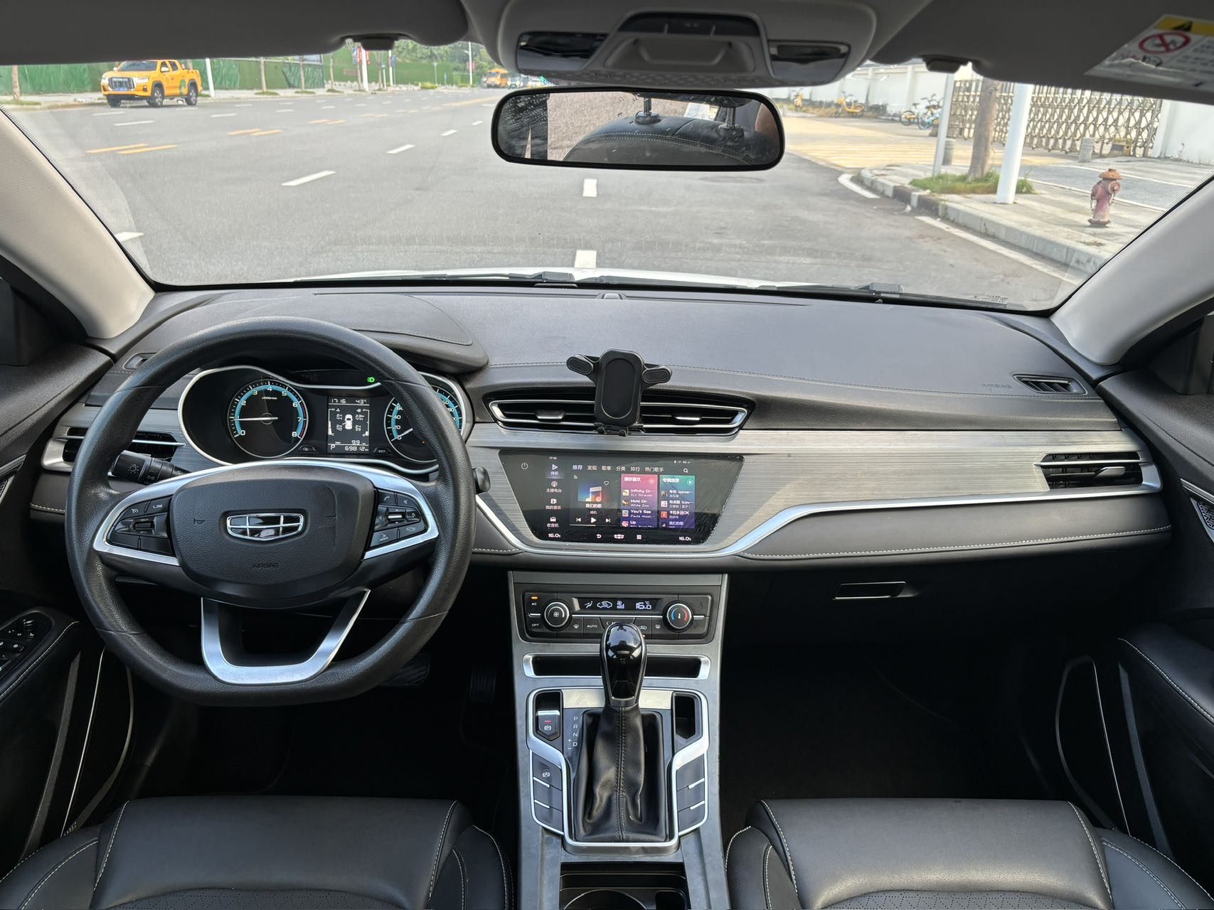 GEELY Emgrand 2021 #6 GEELY Emgrand 2021 car image #6
