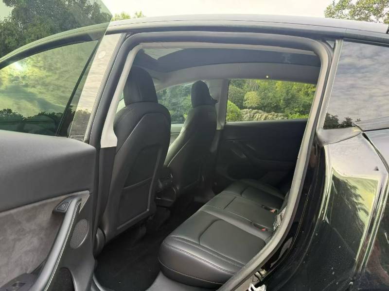 Tesla Model Y 2021 car image #4