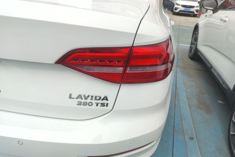 Volkswagen Lavida 2019 car image #8