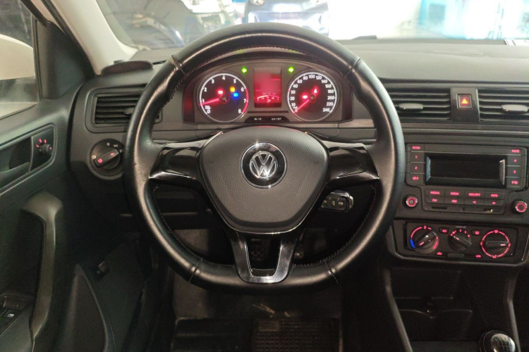Volkswagen Santana 2017 car image #11