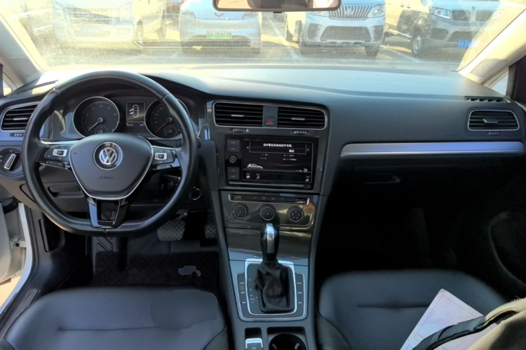 Volkswagen Golf 2019 #10 Volkswagen Golf 2019 car image #10