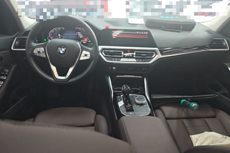 BMW 3 Series 2021 car image #10