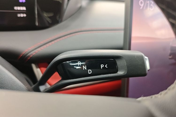 MI SU7 2025 immagine di auto #14