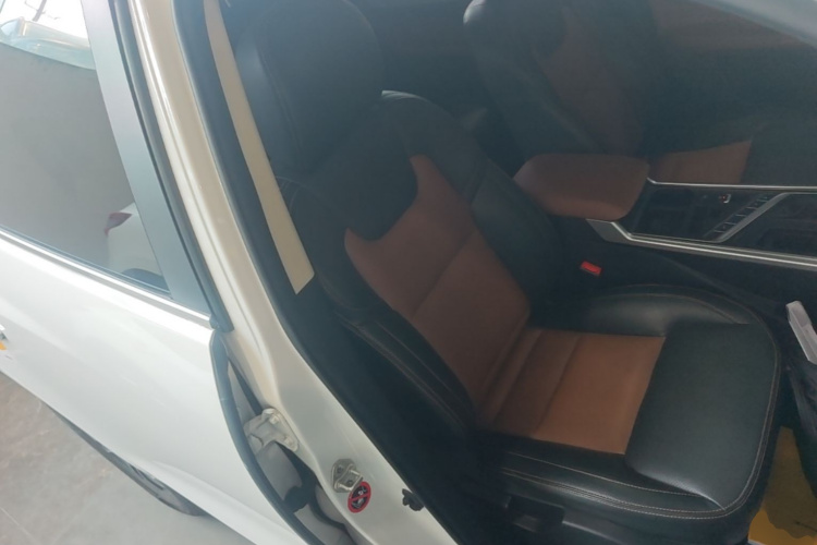 GEELY Vision X6 2019 image de voiture #24
