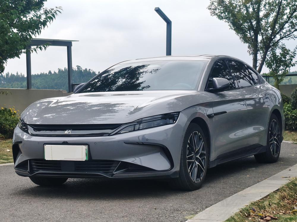 BYD Han 2025 immagine di auto 