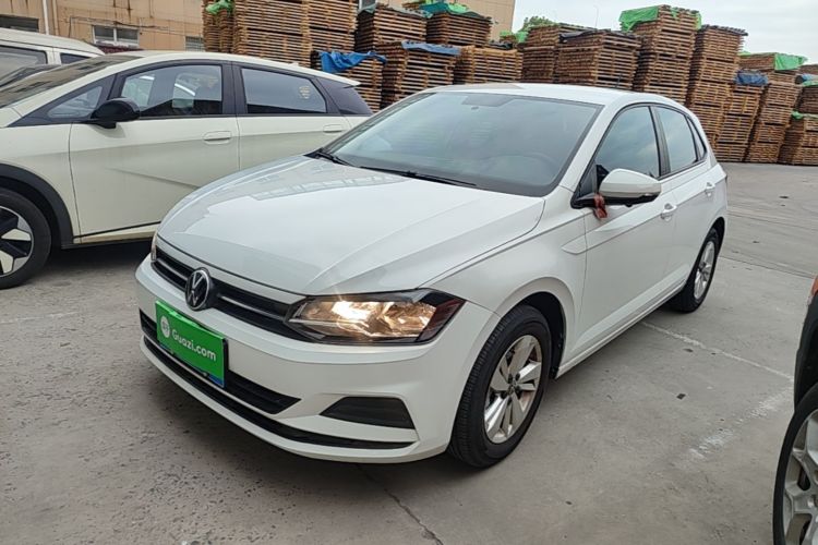 Volkswagen Polo 2024 car image #2