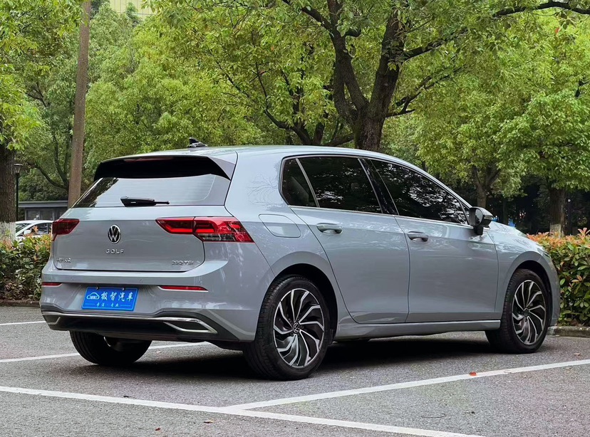 Volkswagen Golf 2022 car image #4