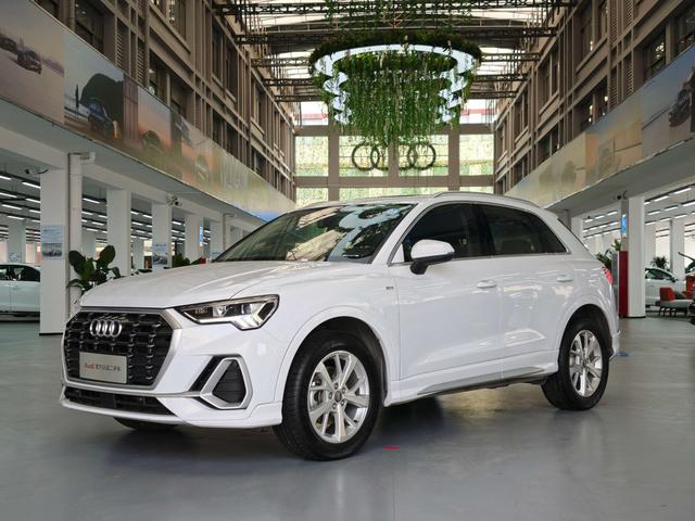 Audi Q3 2019 #21 Audi Q3 2019 car image #21