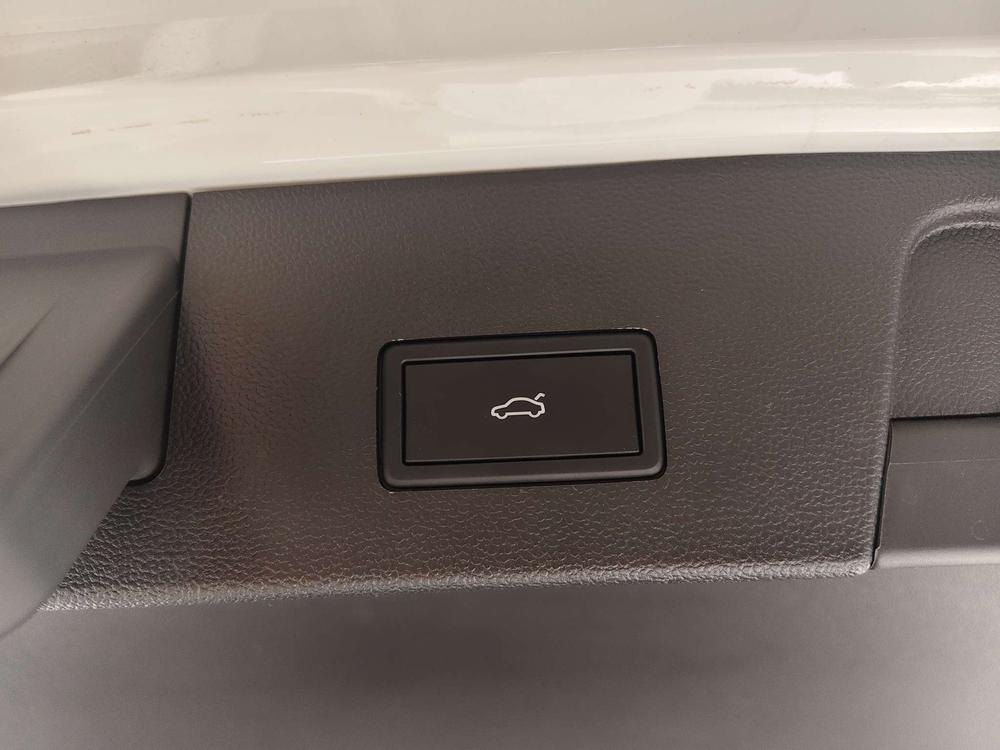 Volkswagen Tharu 2024 car image #12