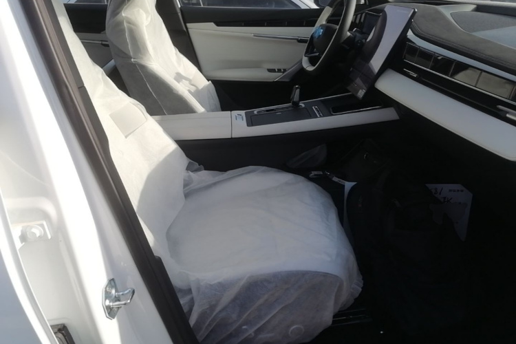 GEELY Boyue L 2026 immagine di auto #24