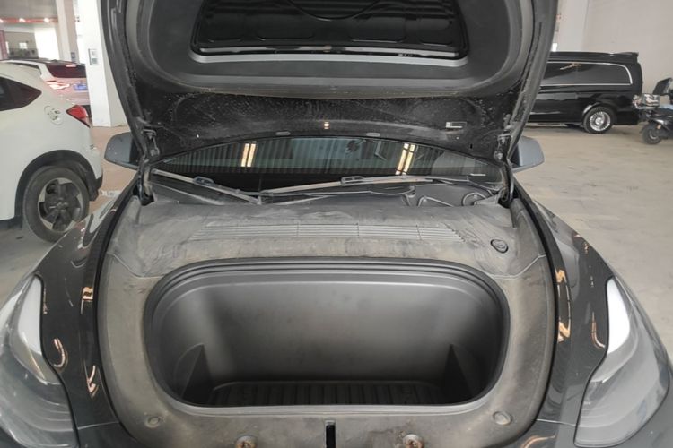 Tesla Model Y 2021 #20 Tesla Model Y 2021 car image #20