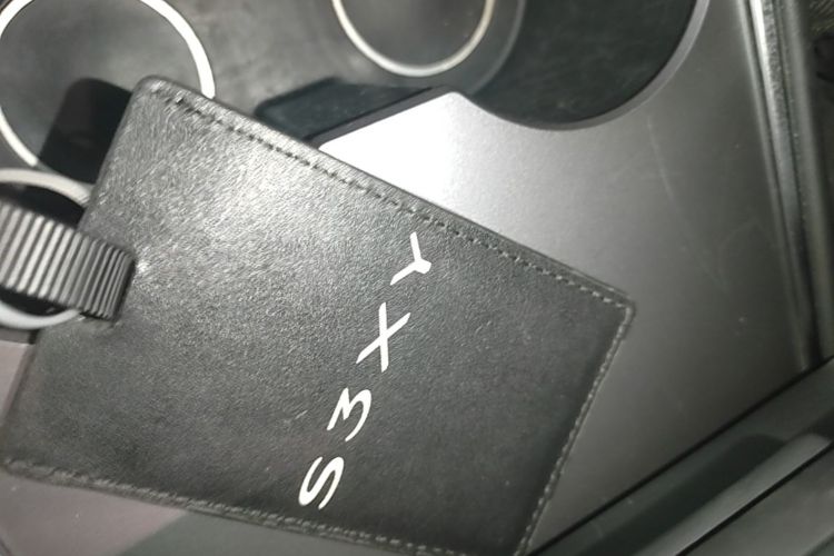 Tesla Model Y 2022 car image #14