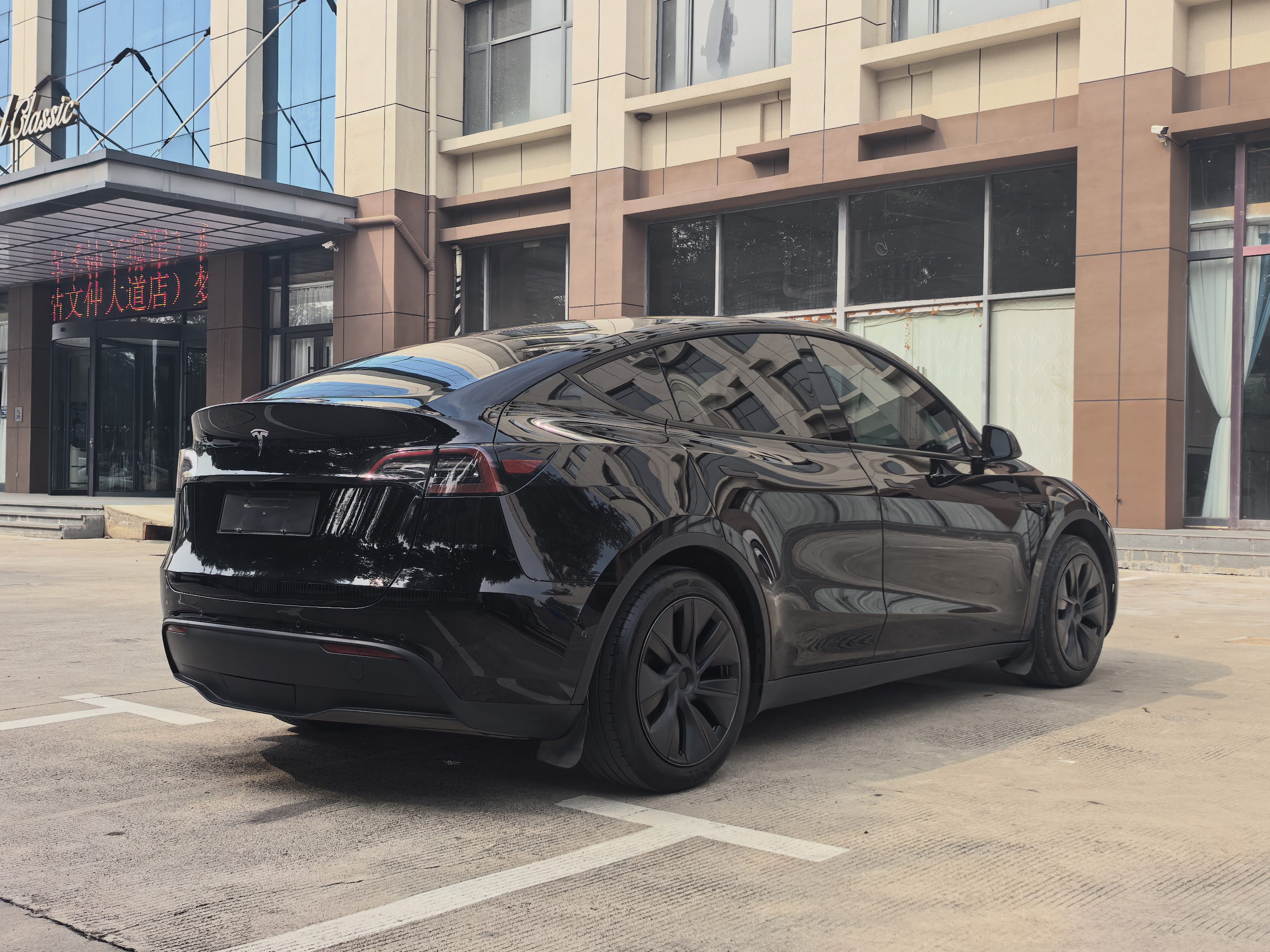 Tesla Model Y 2022 #9 Tesla Model Y 2022 car image #9
