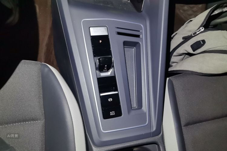 Volkswagen Golf 2023 car image #16