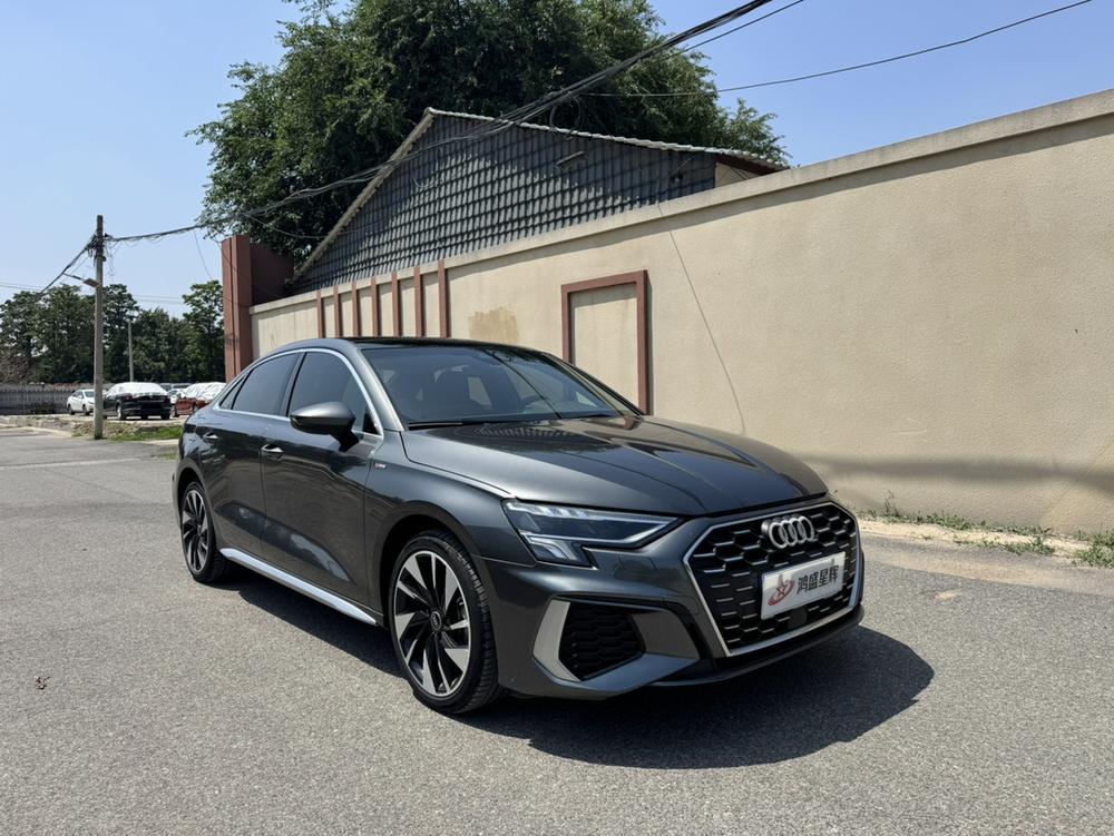 Audi A3 2023 immagine di auto #3