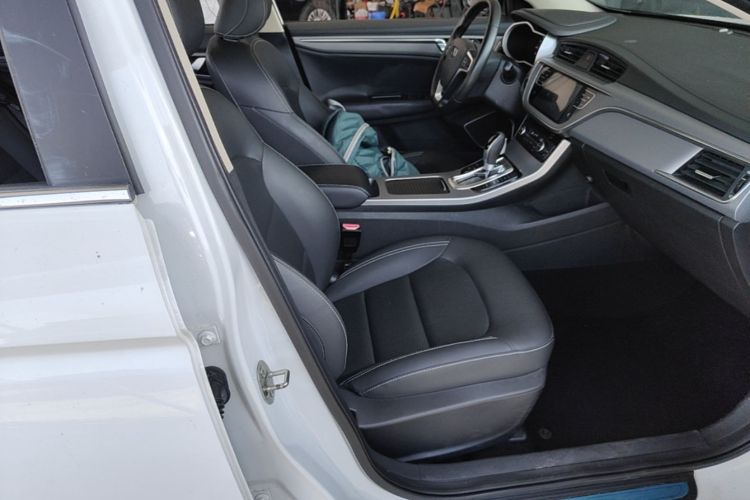 GEELY Emgrand GL 2018 #24 GEELY Emgrand GL 2018 image de voiture #24