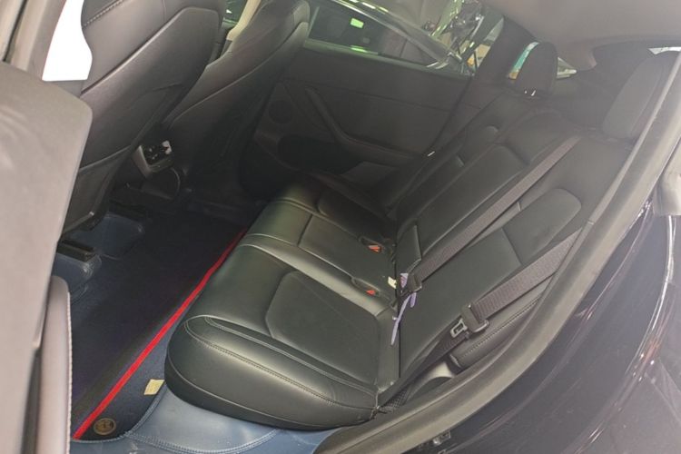 Tesla Model Y 2022 immagine di auto #17