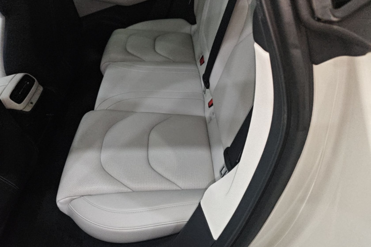 MI SU7 2025 car image #13
