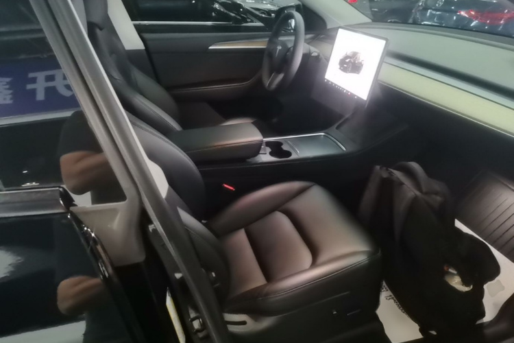 Tesla Model Y 2022 #24 Tesla Model Y 2022 car image #24