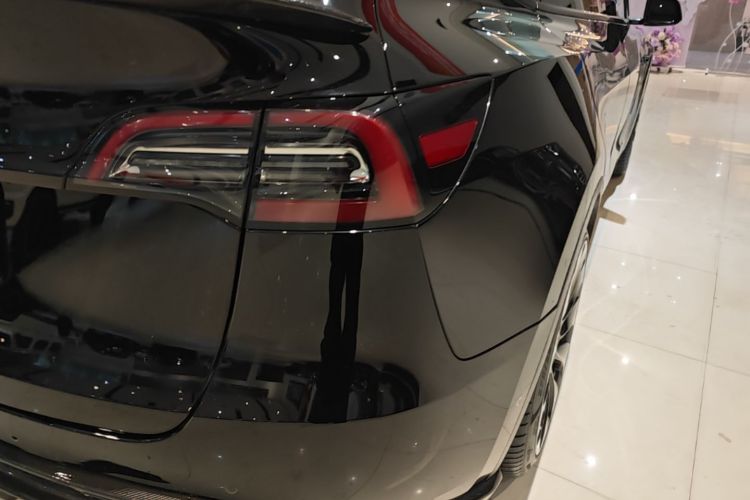 Tesla Model Y 2021 #8 Tesla Model Y 2021 immagine di auto #8