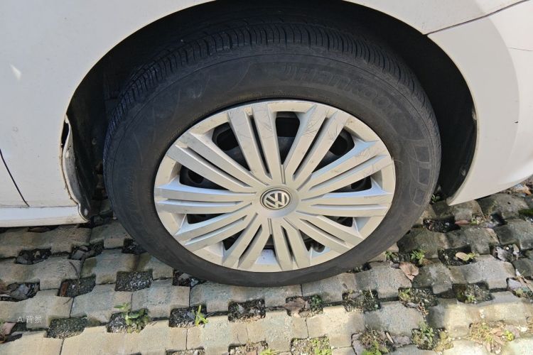 Volkswagen Polo 2017 car image #9