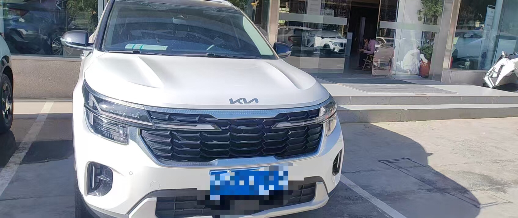 Kia Seltos 2025 immagine di auto #3