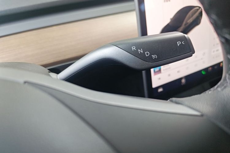 Tesla Model 3 2021 car image #14