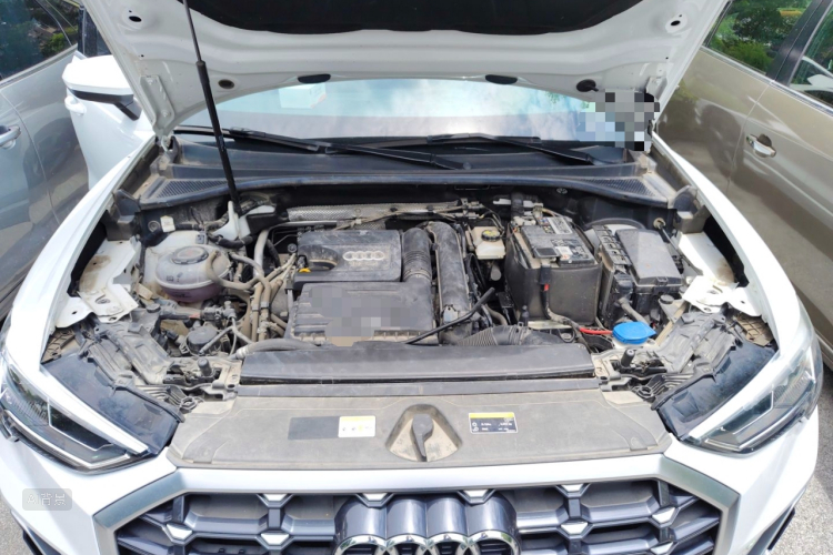 Audi Q3 2022 car image #22