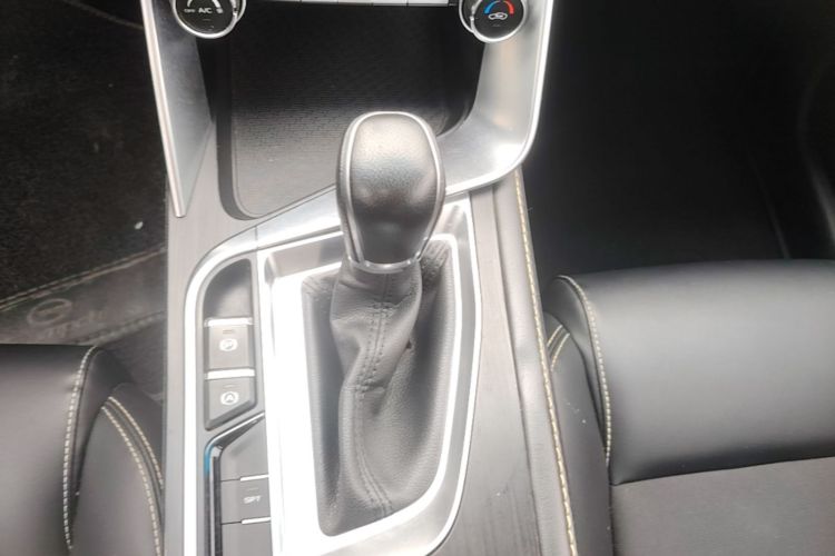 GEELY Binray 2022 car image #22
