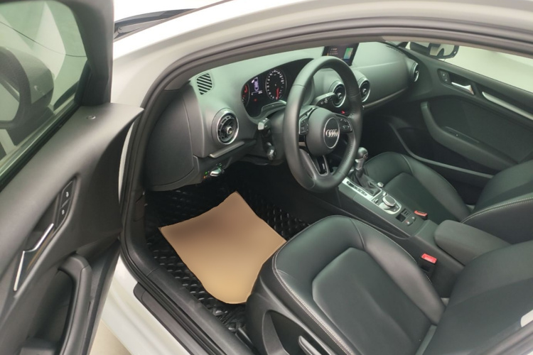 Audi A3 2020 car image #16