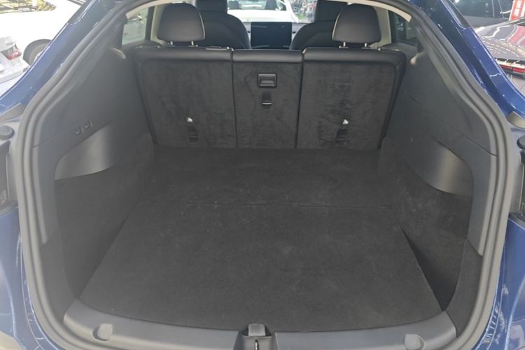 Tesla Model Y 2021 #21 Tesla Model Y 2021 car image #21