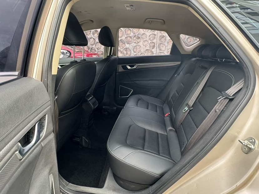 GEELY Emgrand GS 2017 car image #5