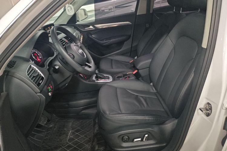 Audi Q3 2018 #19 Audi Q3 2018 car image #19