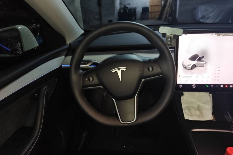 Tesla Model Y 2023 #11 Tesla Model Y 2023 car image #11