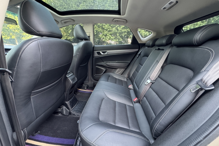 GEELY Emgrand GS 2017 car image #11