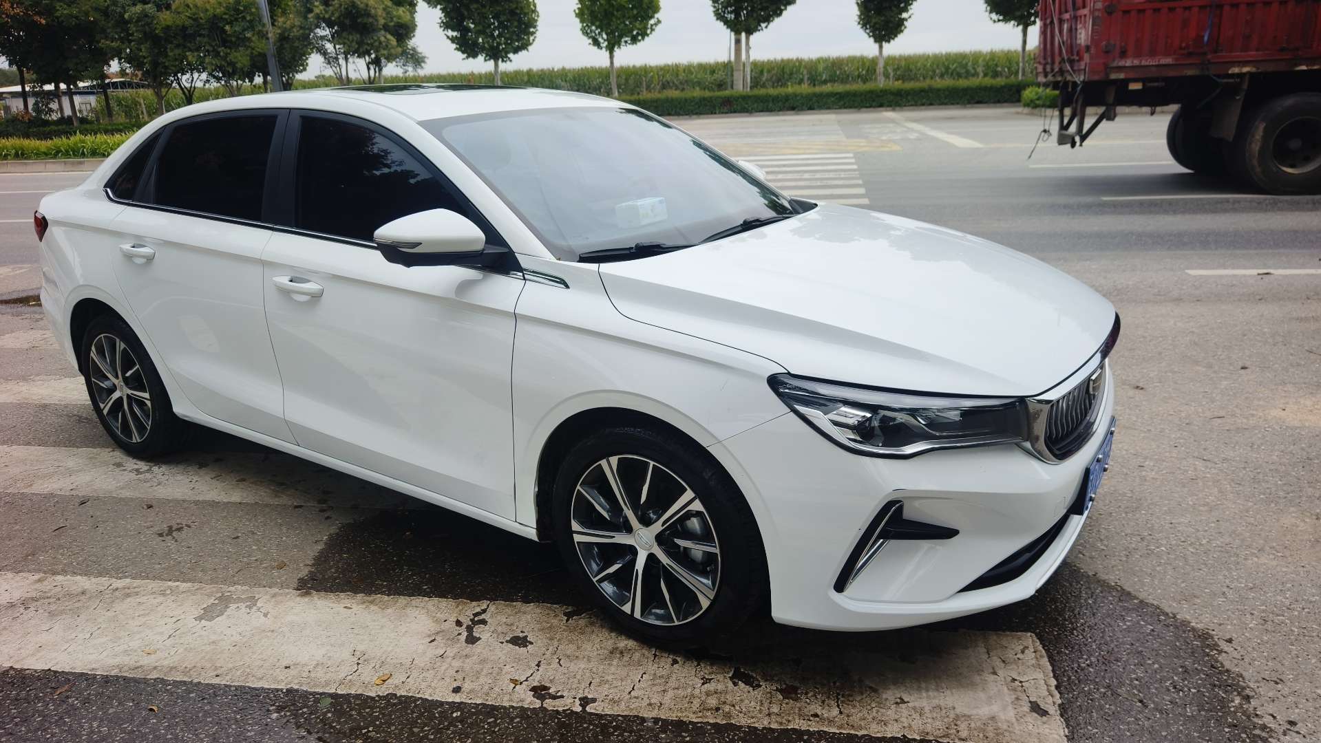 GEELY Emgrand 2023 #6 GEELY Emgrand 2023 car image #6