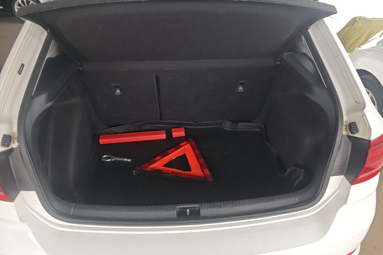 Volkswagen Santana 2017 car image #19