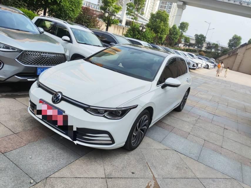 Volkswagen Golf 2023 car image 