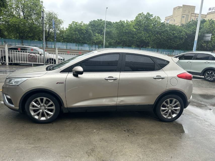 GEELY Emgrand GS 2017 car image #2