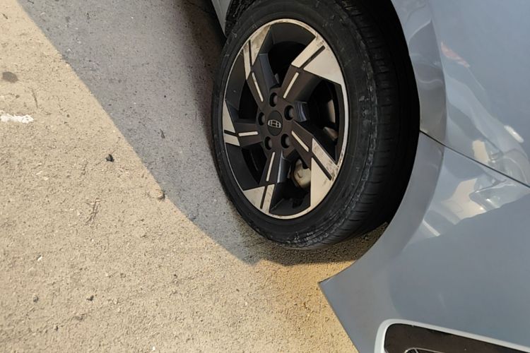 GEELY Emgrand L HiP 2022 immagine di auto #9