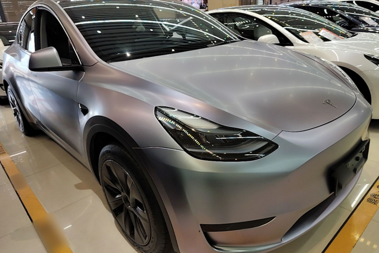Tesla Model Y 2024 #4 Tesla Model Y 2024 car image #4