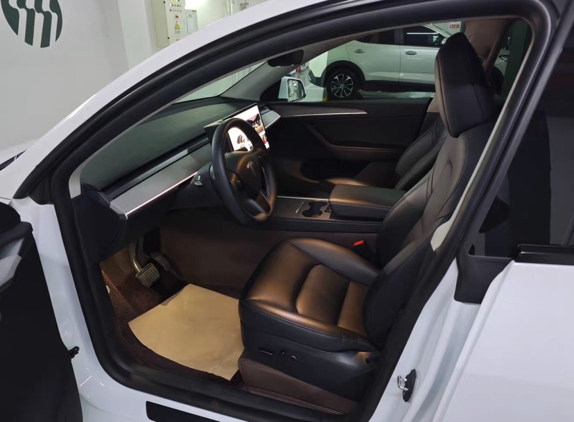 Tesla Model Y 2024 #6 Tesla Model Y 2024 immagine di auto #6