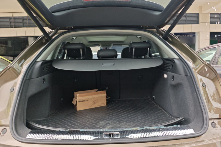Audi Q3 2019 car image #19
