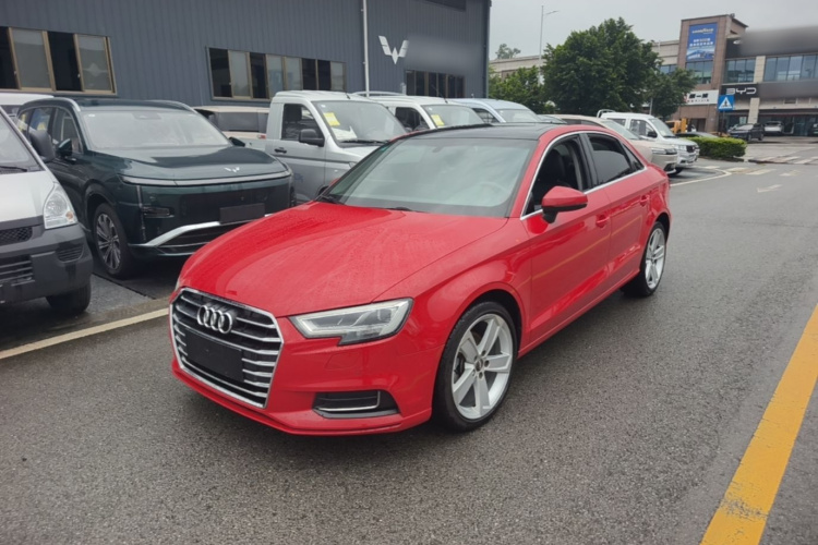 Audi A3 2019 immagine di auto #2