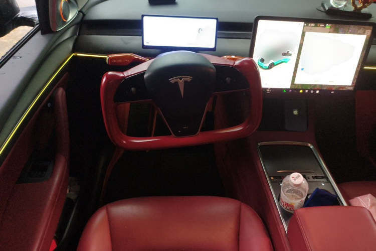 Tesla Model Y 2023 immagine di auto #11