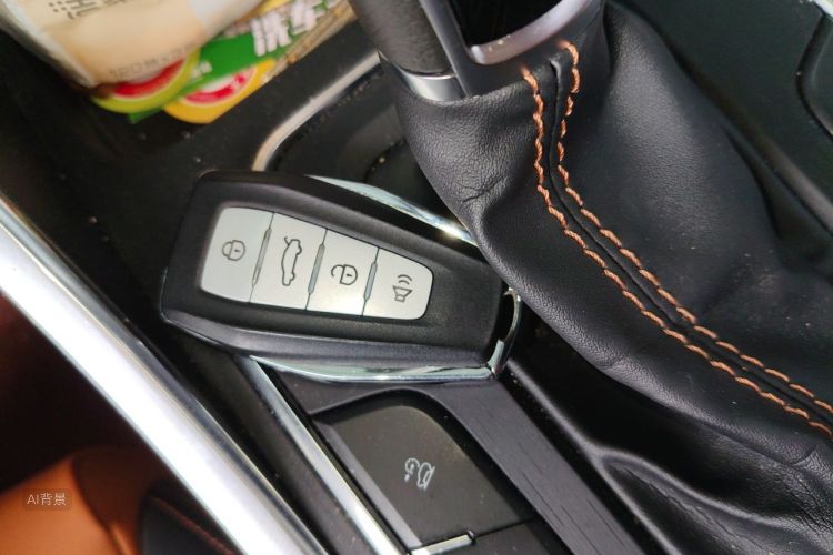 GEELY Vision X6 2020 immagine di auto #10