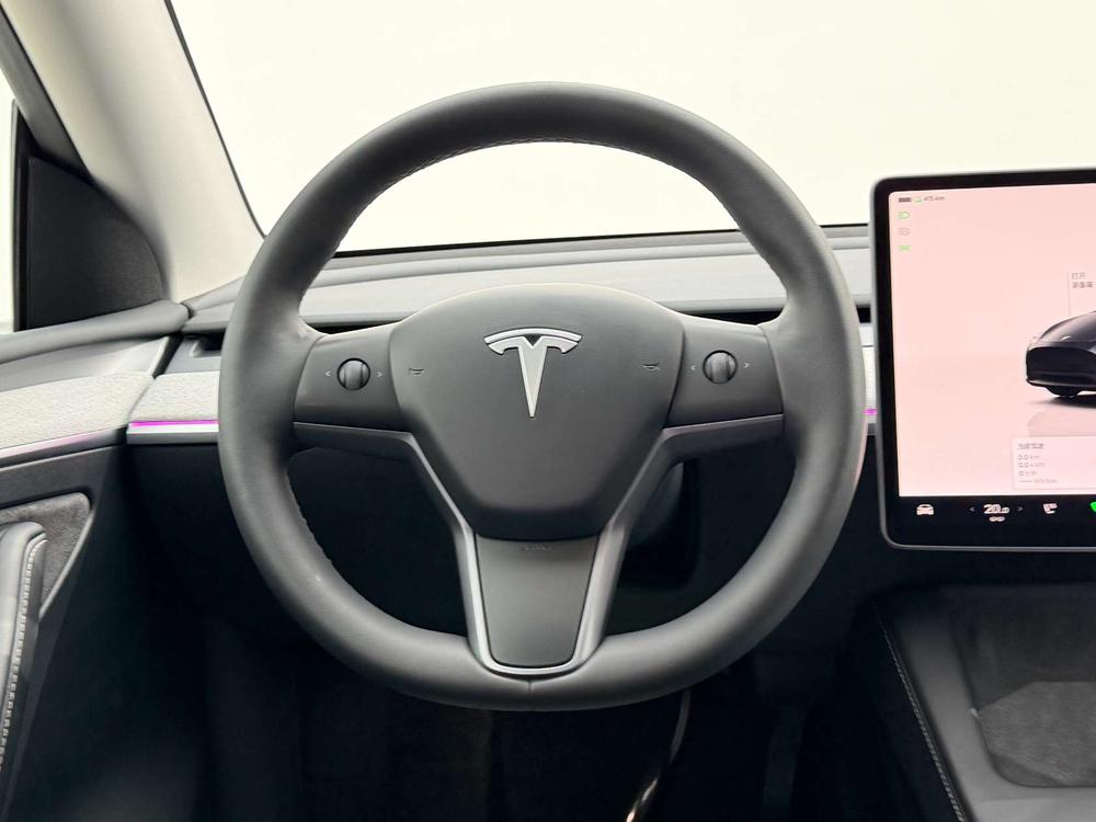 Tesla Model Y 2024 #18 Tesla Model Y 2024 car image #18